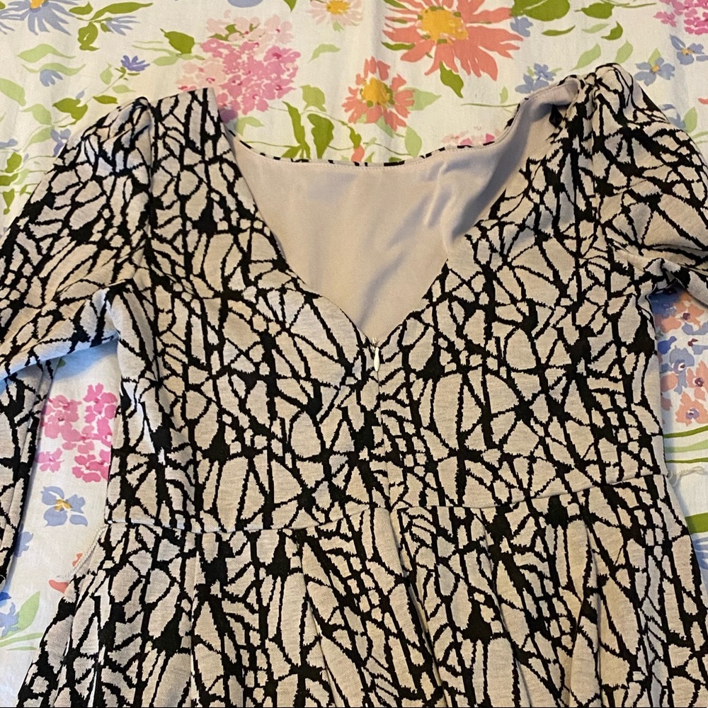 V-neck back mini dress - Picture 2 of 2